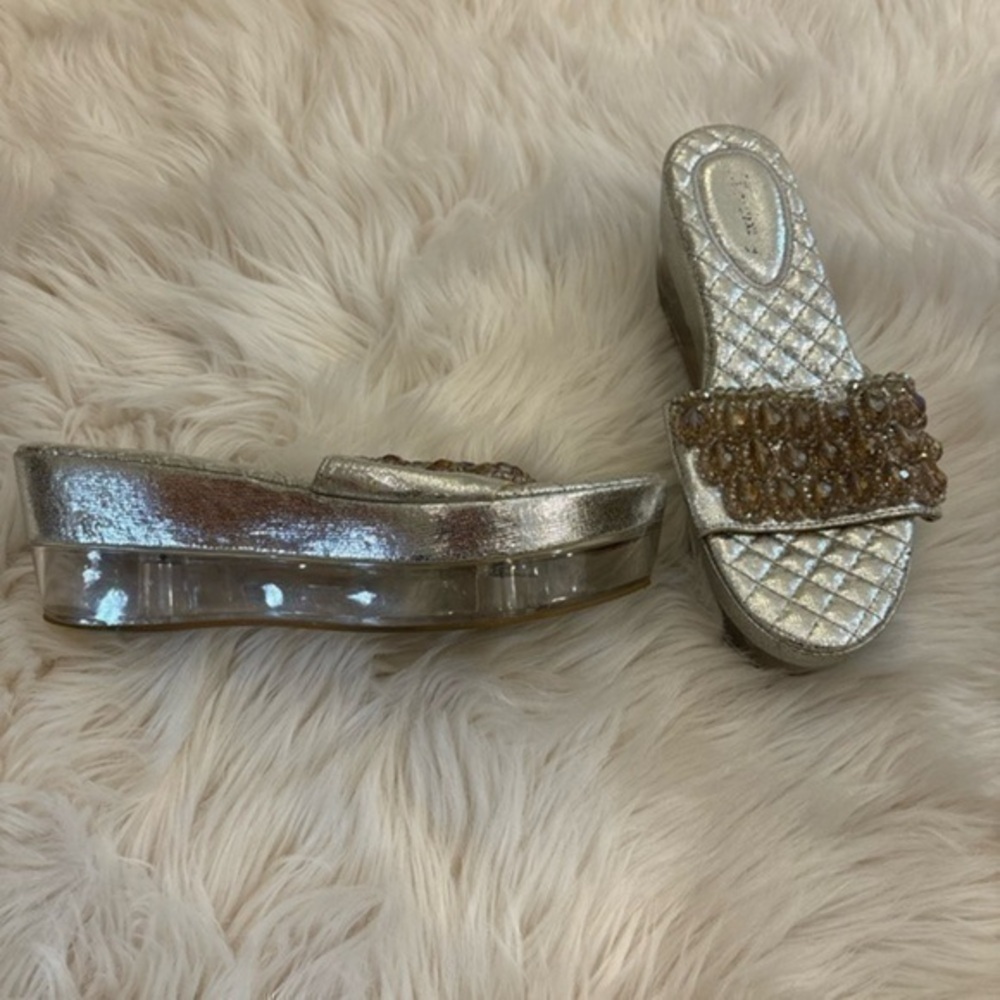 Beaded Platform shoes Metallic Silver Size 9